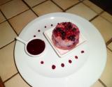 Cottage-cheese aux fruits rouges et son coulis sur un biscuit galet breton