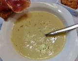 Velouté de panais et mouillettes de jambon pata negra