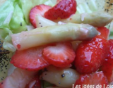 Salade asperges et fraises en habit croquant