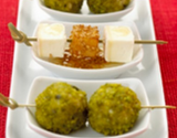 Brochettes de Crottin de Chavignol et Poires au Sésame