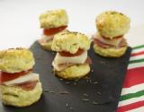 Scones au cumin, jambon cru, tomates cerises et pur fromage de brebis Etorki