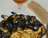 Moules à la bière et aux lardons