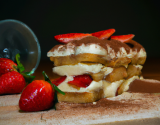 Tiramisu léger avec beaucoup de fraises