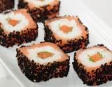 Maki sushis de saumon au saumon