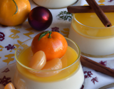 Nage de clémentines aux épices, panacotta à la vanille