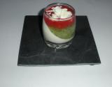 Panna cotta chocolat blanc-coulis kiwi et fraises