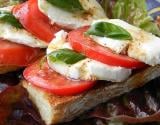 Bruschetta tomates mozzarella