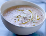 Velouté de tomates au lait de coco et à la citronnelle