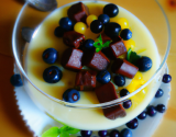 Myrtilles et chocolat blanc pour une panna cotta double saveur