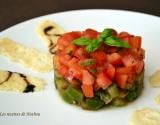 Tartare de tomates aux fines herbes, vinaigre de Xérès et huile d'olive au basilic