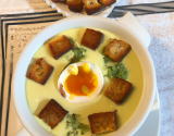 Soupe-crème de légumes aux croûtons et à l'œuf