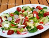 Salade fraîcheur à la feta et mini-poivrons du Pérou