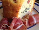 Cake au roquefort et au speck