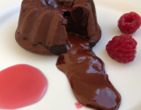 Fondant au chocolat et son coulis de framboise