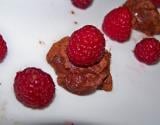 Truffes au chocolat aux framboises et à la rose