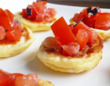 Coussinets de ricotta et parmesan, concassé de tomates / basilic