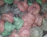 Meringues multicolores