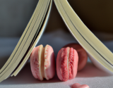 Macaron rose en cœur à la vanille pour la St-Valentin