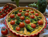 Quiche au brocolis, à la tomate et à la moutarde