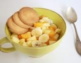 Salade de pomme, orange & banane parfumée à la pêche