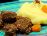 Carbonnade à l'irlandaise et son trio de purée aux couleurs irlandaises