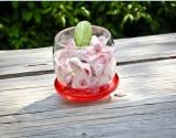 Coupe de fraises à la mousse légère