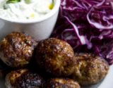 Koftas d'agneau avec tzatziki