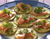 Galettes à la brousse gratinées au saumon fumé