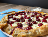 Galette de Chéries à la crème de roquefort