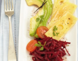 Salade d'avocat, de betterave et d'emmental grand cru, vinaigrette à la vanille