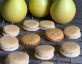 Poires aux macarons