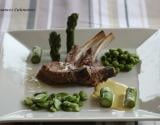 Carré d'agneau, légumes du moment, crème d'ail au safran, jus au Floc blanc