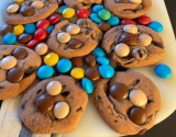 Cookies au chocolat, pépites de chocolat et smarties