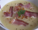 Soupe de panais à la fourme d'ambert et lardons