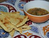 Galette fondante aux herbes et poivrons en salade aux saveurs de Kabylie