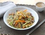 Japchae ou nouilles sautées à la coréenne