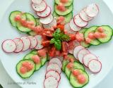 Carpaccio de radis et concombre, vinaigrette rose