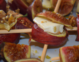 Brochettes de figues et camembert