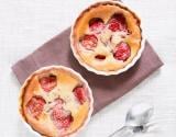 Minis clafoutis aux fraises, confit de pétales de roses, vanille et ricotta