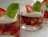 Fraises en gelée de mélisse et sa crème de tofu vanillée