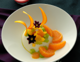 Mousse à la fleur d'oranger et salade de fruits exotiques