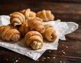 Petits croissants potimarron, noisettes et fourme d'Ambert