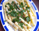 Penne aux quatre fromages et persil à l'ail