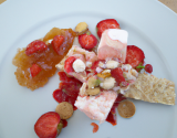 Nougat glacé et minestrone de fraises