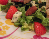 Salade d'agneau aux fraises, roquefort et noix de pécan