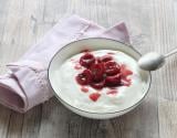 Mousse de fromage blanc et cerises poêlées