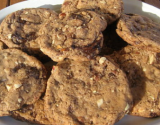 Gros cookies au chocolat, aux amandes et noisettes