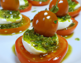 Tomates au chèvre et pesto