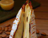 Corne de brie de Meaux aux amandes grillées