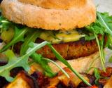 Auvergnat burger végé aux lentilles du Puy et à la Fourme d'Ambert